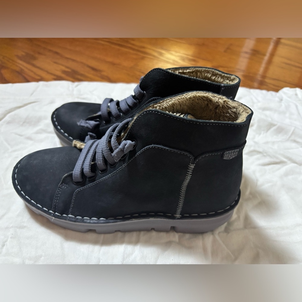 On Foot  Womens 29001 High Top Sneaker Faux Fur Lined Black Size 7 Euro 37